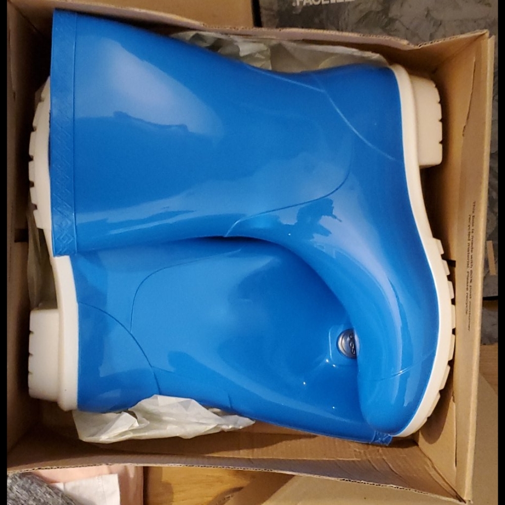 Ugg rain boots